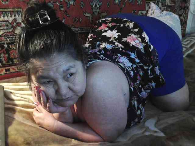MilfZulfiya webcam