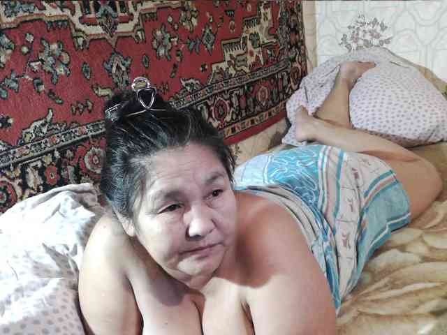 MilfZulfiya webcam