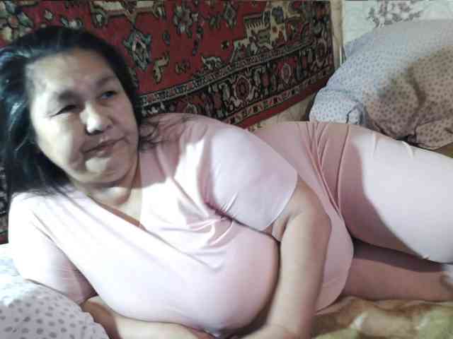 MilfZulfiya webcam