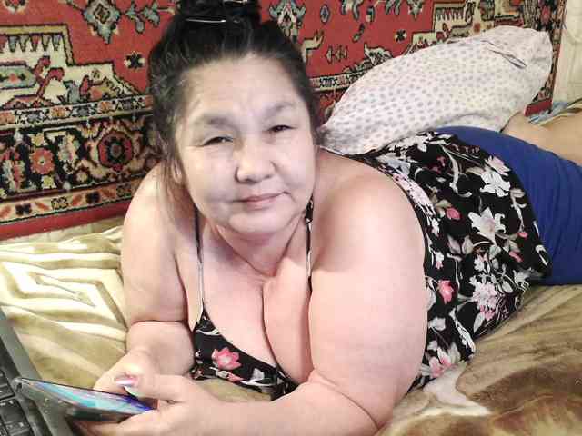 MilfZulfiya webcam