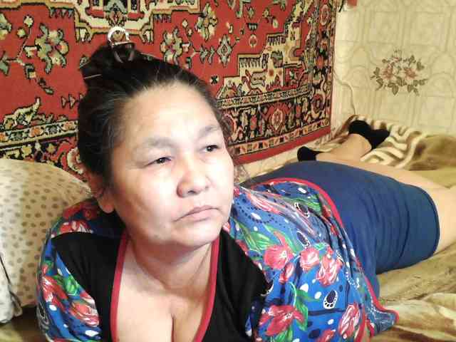 MilfZulfiya webcam
