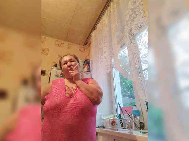 MilfZulfiya webcam