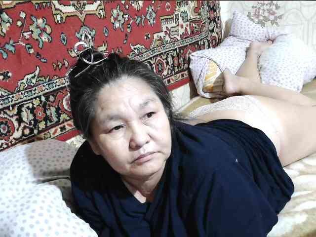 MilfZulfiya webcam