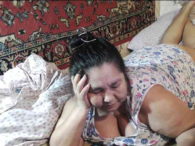 MilfZulfiya webcam