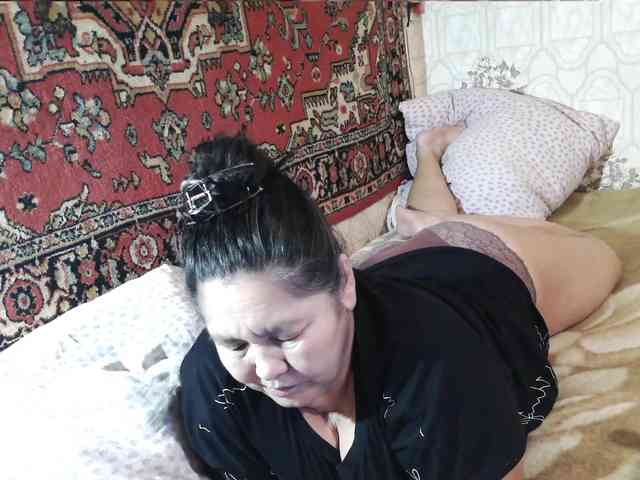 MilfZulfiya webcam