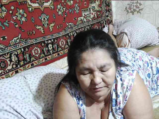MilfZulfiya webcam