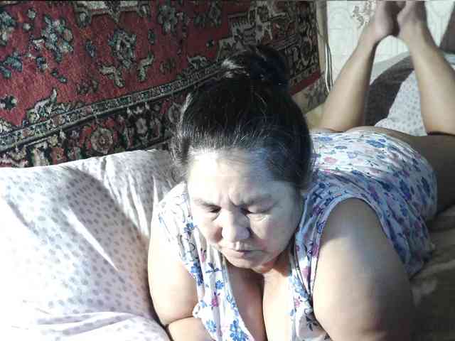 MilfZulfiya webcam