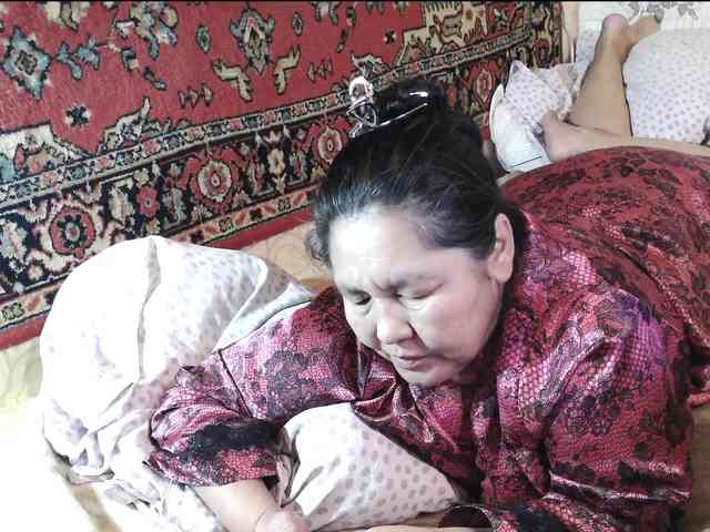 MilfZulfiya webcam
