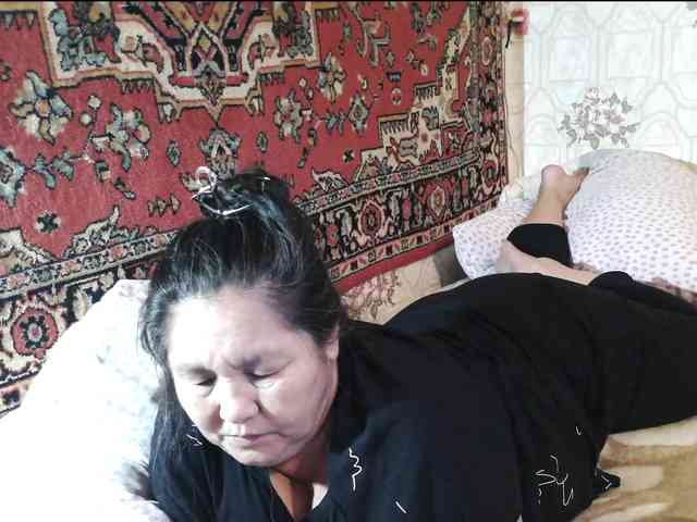 MilfZulfiya webcam