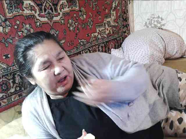 MilfZulfiya webcam
