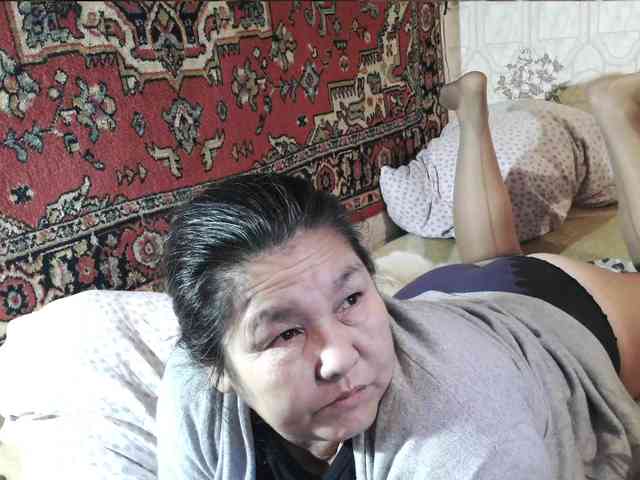 MilfZulfiya webcam
