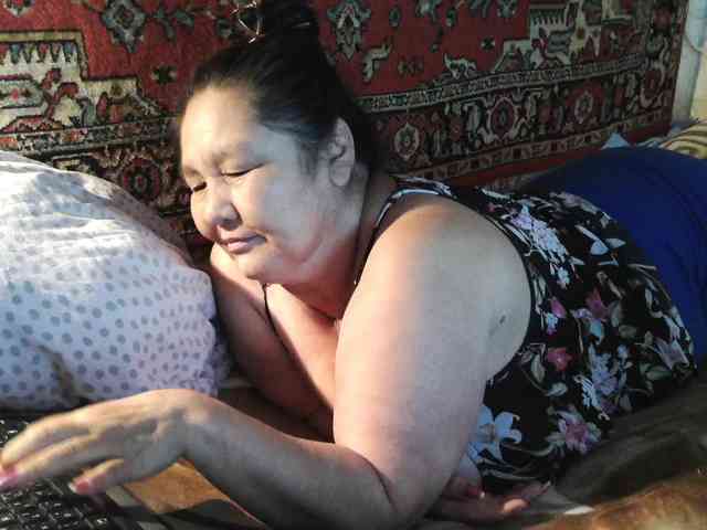 MilfZulfiya webcam