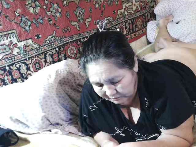 MilfZulfiya webcam