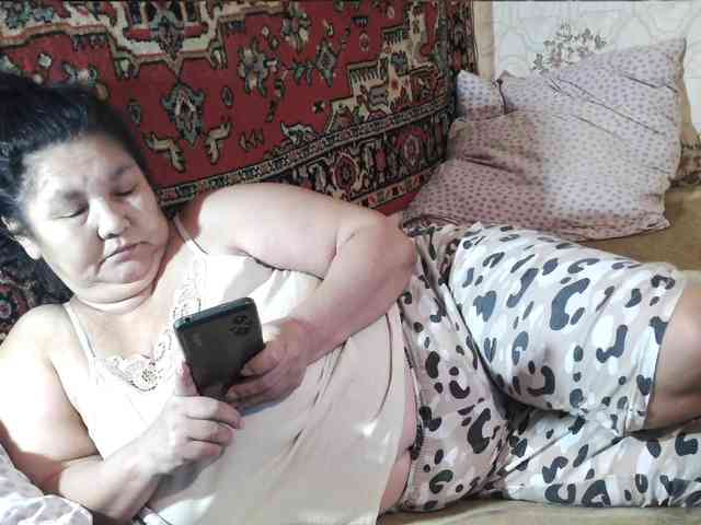 MilfZulfiya webcam