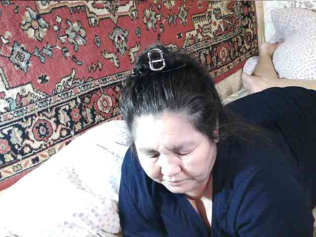 MilfZulfiya webcam