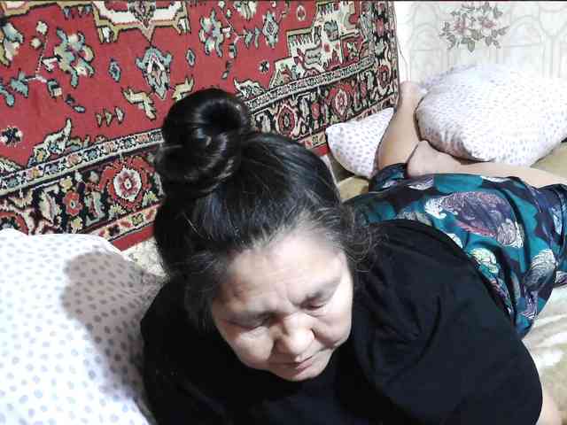 MilfZulfiya webcam