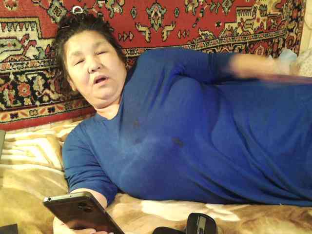 MilfZulfiya webcam