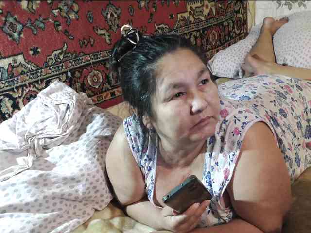 MilfZulfiya webcam