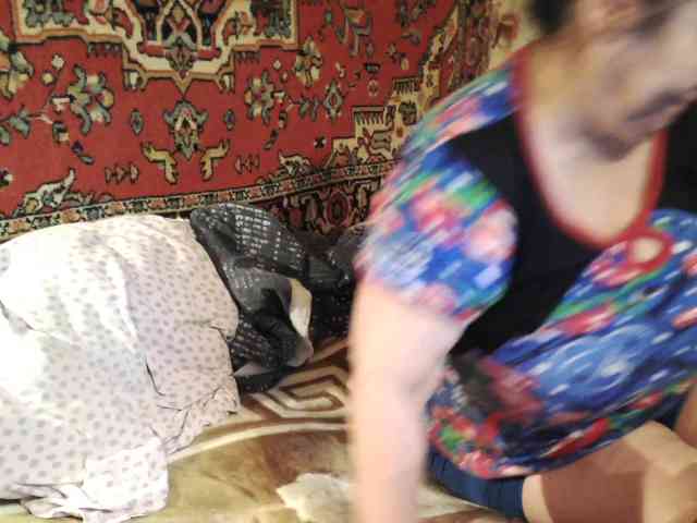 MilfZulfiya webcam