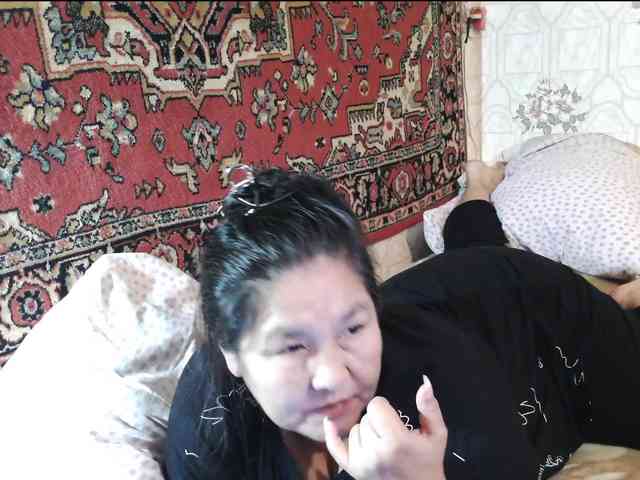 MilfZulfiya webcam