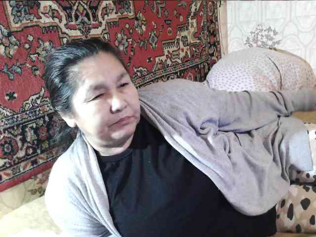 MilfZulfiya webcam