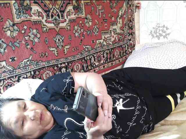MilfZulfiya webcam