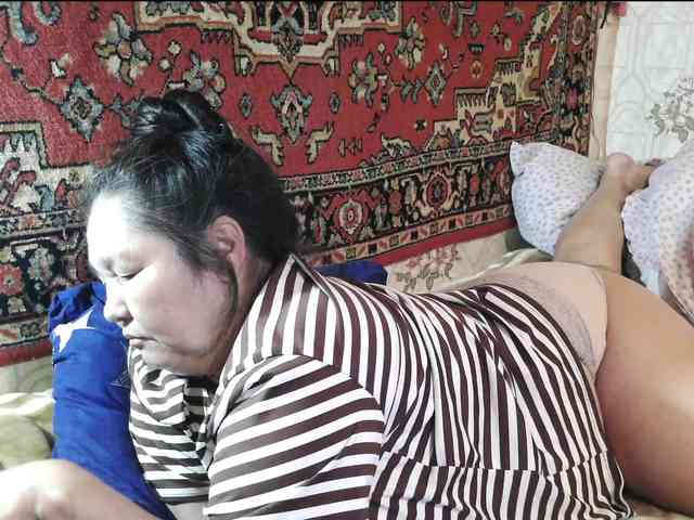 MilfZulfiya webcam