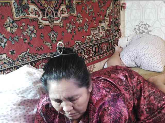 MilfZulfiya webcam