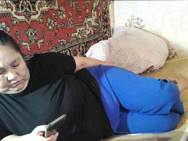 MilfZulfiya webcam