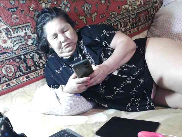 MilfZulfiya webcam