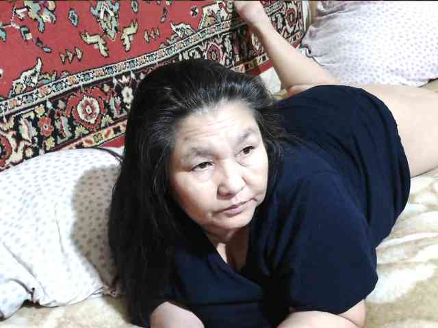 MilfZulfiya webcam