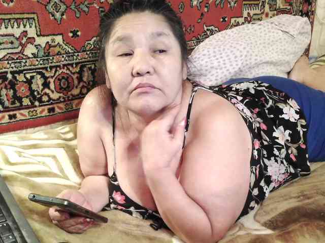 MilfZulfiya webcam