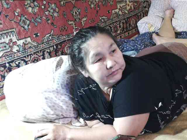 MilfZulfiya webcam