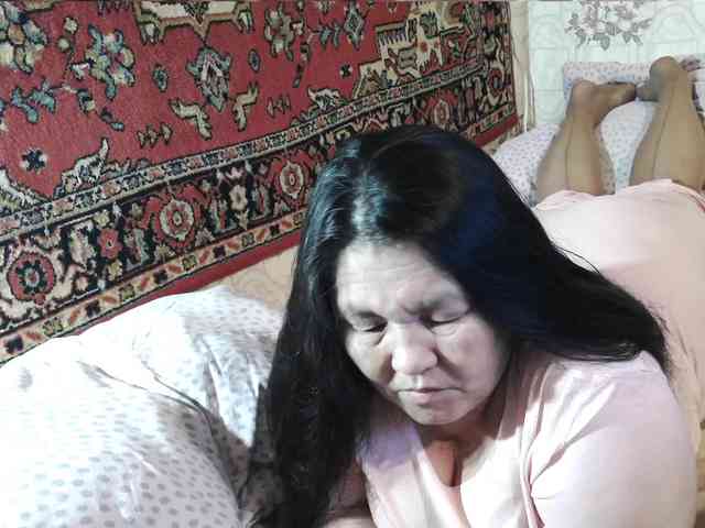 MilfZulfiya webcam