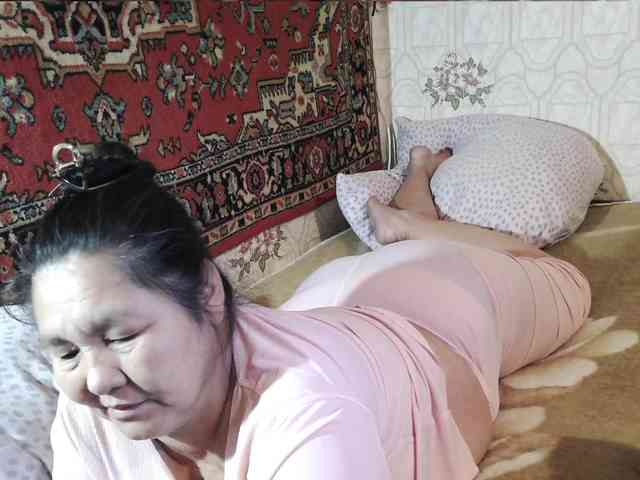 MilfZulfiya webcam