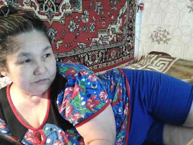 MilfZulfiya webcam