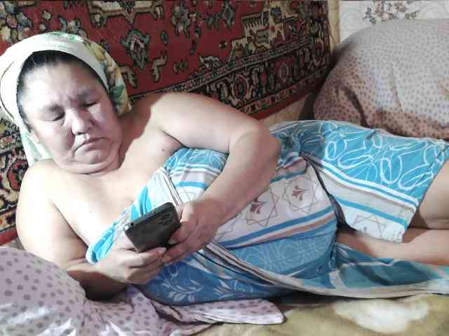 MilfZulfiya webcam