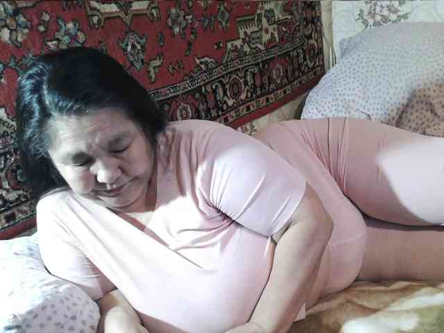 MilfZulfiya webcam