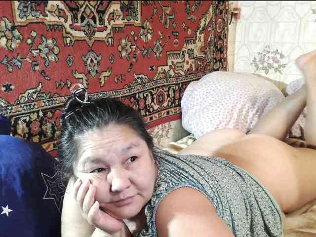 MilfZulfiya webcam