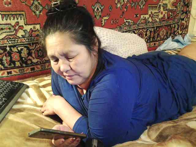 MilfZulfiya webcam