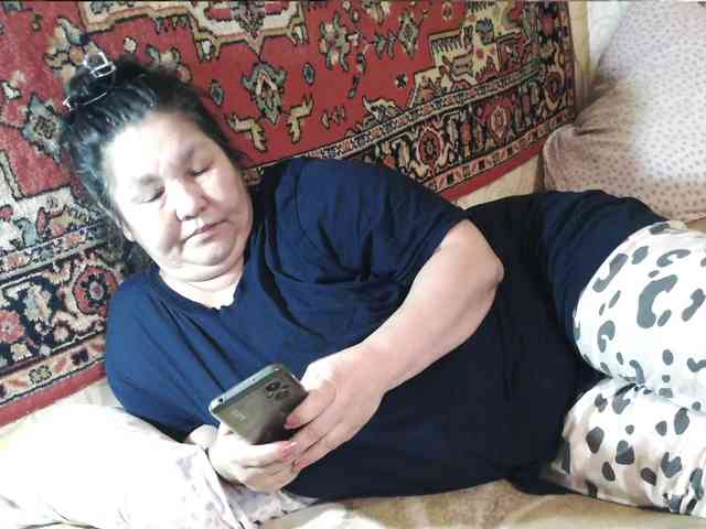 MilfZulfiya webcam