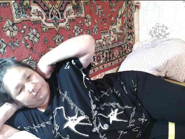 MilfZulfiya webcam
