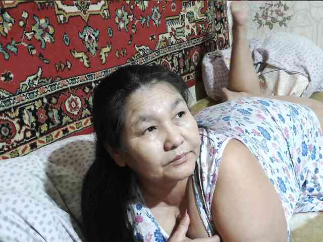 MilfZulfiya webcam