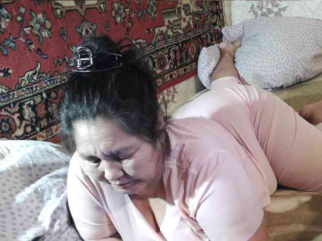 MilfZulfiya webcam