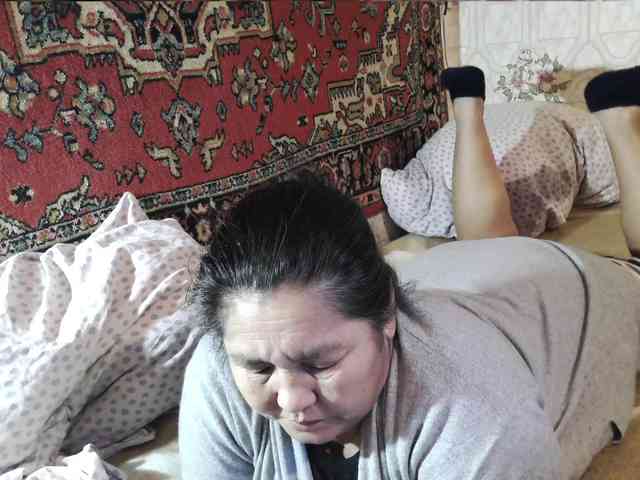 MilfZulfiya webcam