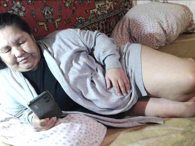 MilfZulfiya webcam
