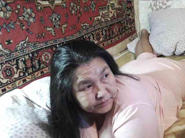 MilfZulfiya webcam