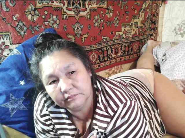 MilfZulfiya webcam
