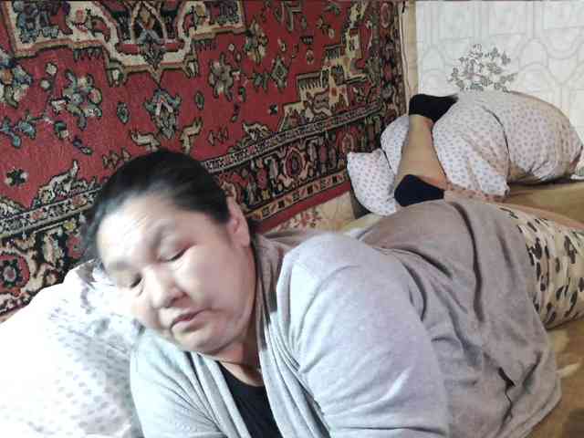 MilfZulfiya webcam