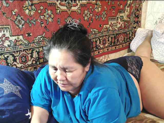 MilfZulfiya webcam